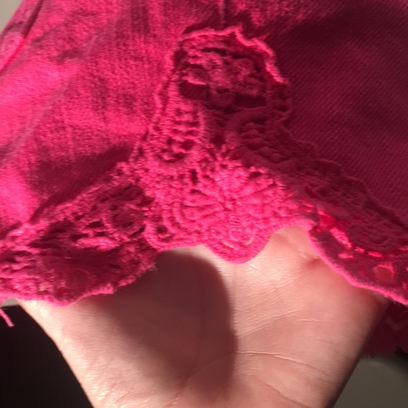 Pink short - Picture 3 of 3